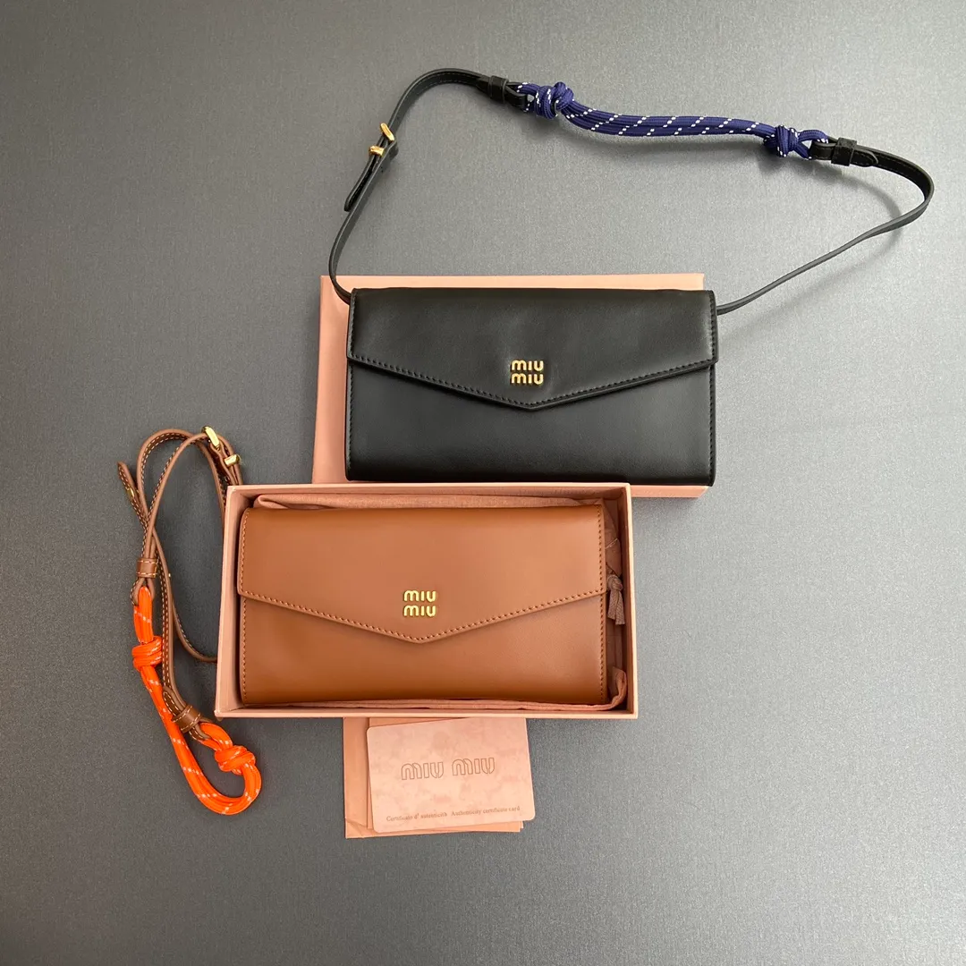 [Special grade hardware original leather]~Imported cow leather and rope shoulder strap cow leather wallet Size: w19×h9.5×2cm No.: 5MT025_ 025 _MM034