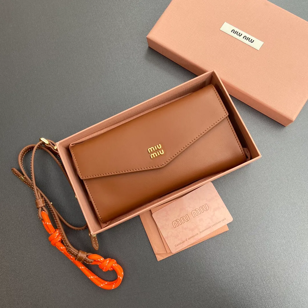 [Special grade hardware original leather]~Imported cow leather and rope shoulder strap cow leather wallet Size: w19×h9.5×2cm No.: 5MT025_ 025 _MM034