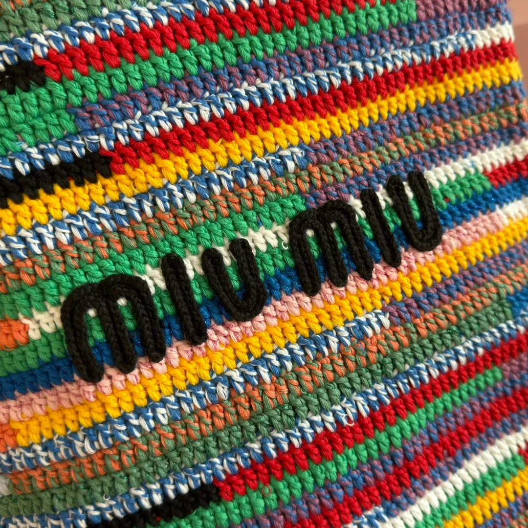 p1700💋💋💋【Full set of packaging at the counter】5BG248, super heavy-duty handmade rainbow woven bag, crocheted with multiple colors of cotton thread, hand-made is very complex, new front iconic Miu Miu embroidery, cotton lining, super light, super large capacity, small size vertical version is more adaptable, it is an excellent choice for work, commuting and traveling, suitable for all seasons, the real thing is super beautiful, size: 30X38CM