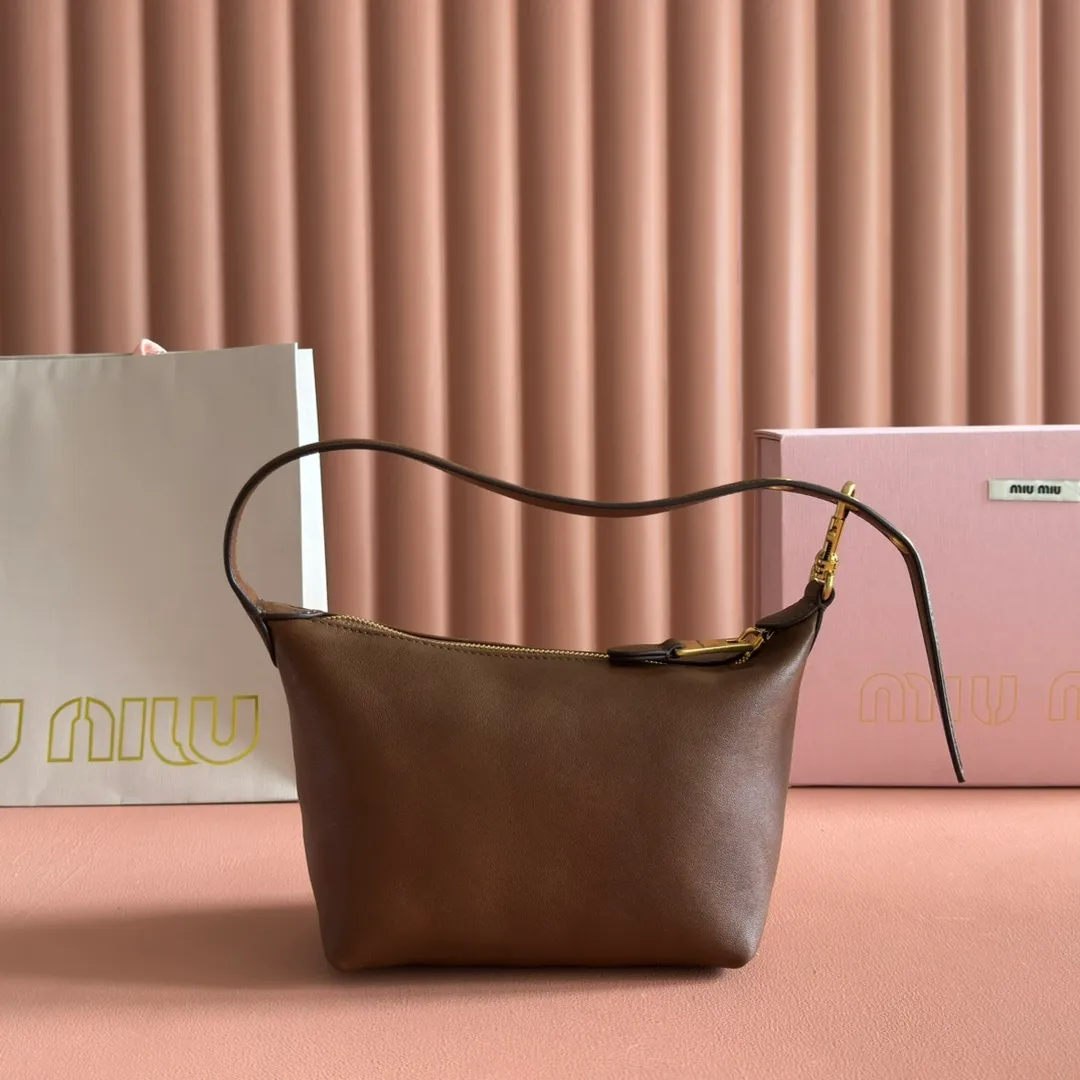 p1260💋💋💋 [Configured with full set of counter packaging] 5NE841, new lunch box bag, unique ice crack texture, iconic Miu amount logo on the front, cotton lining, ultra-light, large capacity, looks good no matter how you wear it, suitable for all seasons, size: bottom length 19cm, opening width 25.5cm, height 14cm, bottom width 10cm