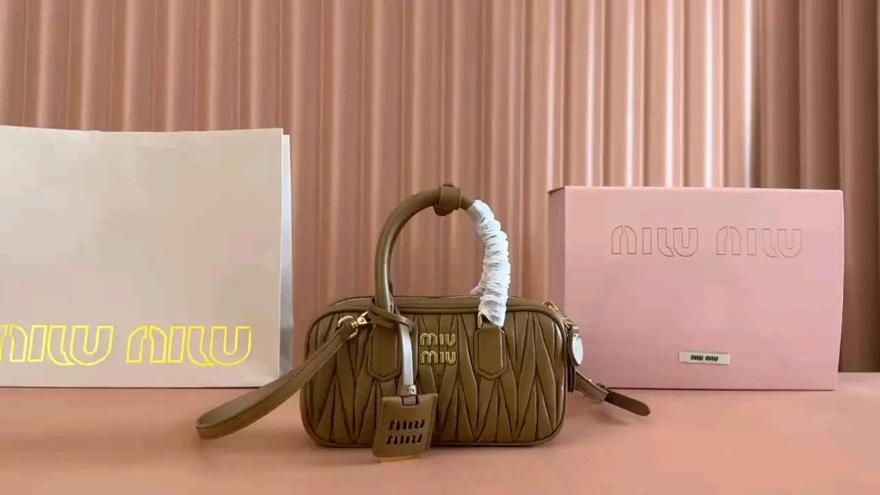 💋💋💋[Equipped with full counter packaging, premium hardware and original leather] Arcadie sheepskin mini (19cm) bowling handbag/crossbody bag ~ 5bp176