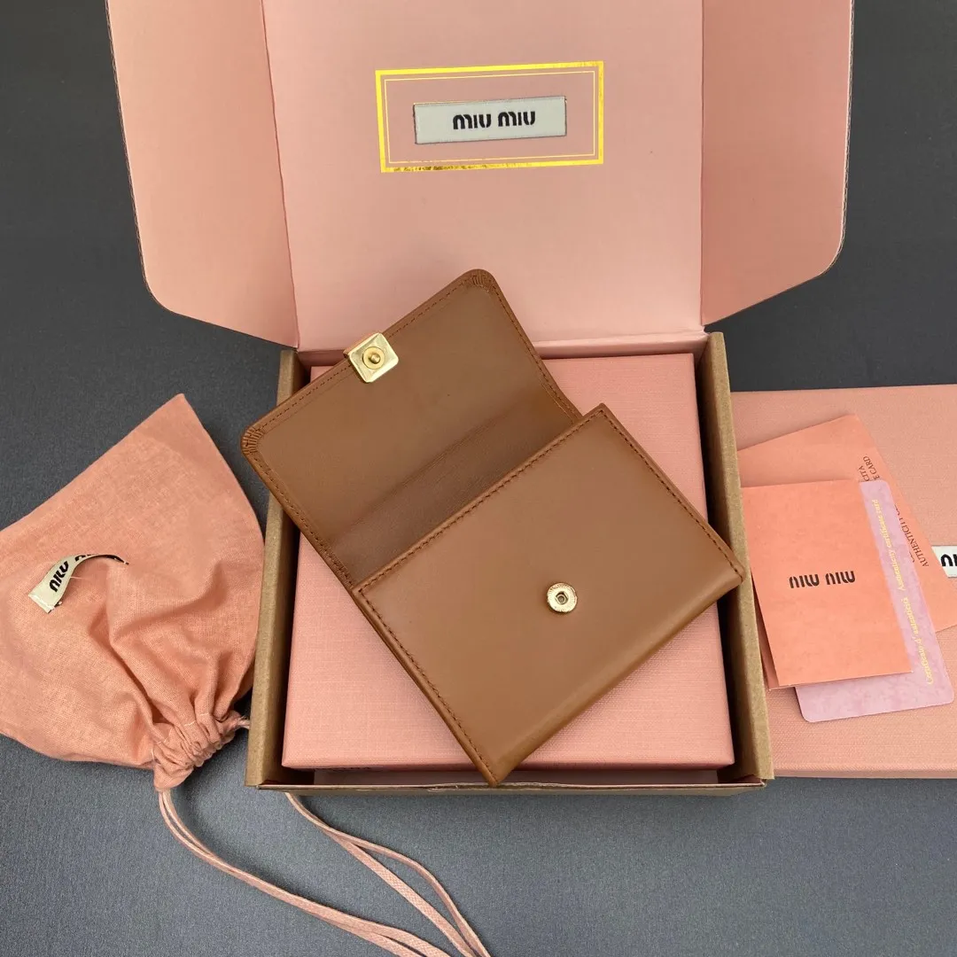 [Special grade hardware original leather] ¥560~ Cognac color imported cowhide card bag - Snap button closure - Metal letter logo - 2 card slots - Lined Size: w8.5×h10.2×2cm No.: 5M104_ MM0220