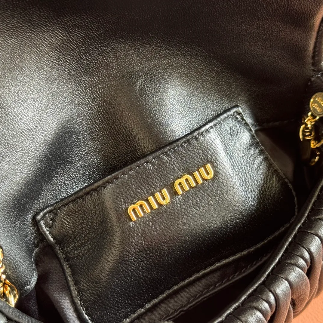 p1400💋💋💋【Equipped with full package of original leather at the counter】Miaojia 5bp172 MIU MI new chain bag, top imported lambskin, brand classic iconic Matelasse texture embroidery, new design detachable long metal chain shoulder strap, flip-top suction buckle closure, a card slot compartment inside, satin lining, can be held in hand or crossbody, size 18 X9.5 X 4 c