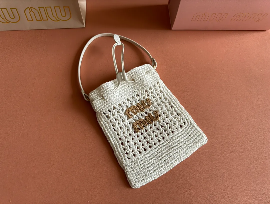 p1120💋💋💋【Full set of packaging at the counter】5ND016 new lucky bag woven bag, custom-made raffia imported from Japan, non-common PP grass on the market, the material is the same, the overall bag is small and exquisite, with leather shoulder strap for better practicality, it can be carried in the hand or under the armpit when going out in summer, size: 20 X 23 cm