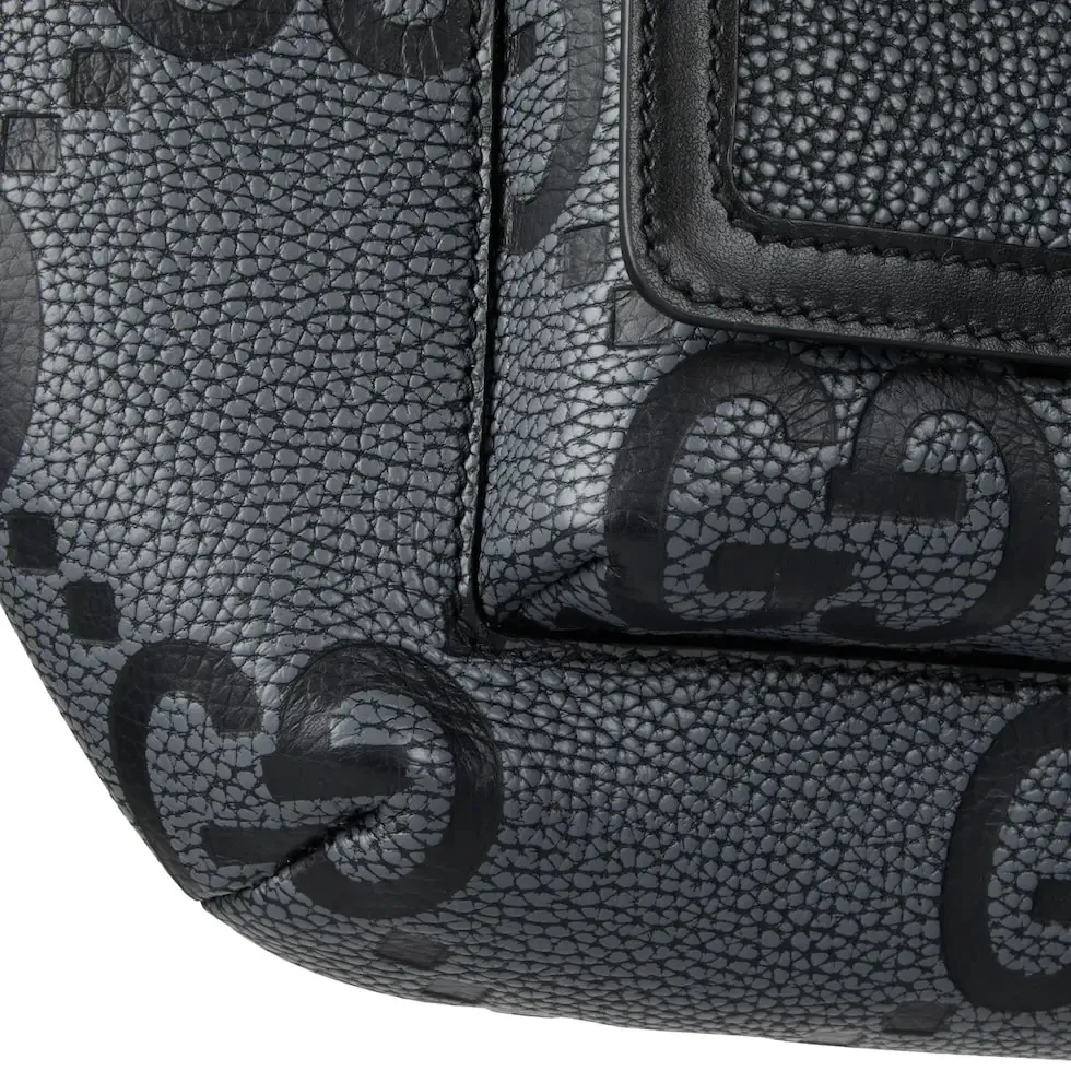 p1180. 💕"With full set of original counter packaging" 💕[New Product] The 2025 early spring series continues the super double G design, with ingenuity and new grain texture. As a new interpretation of the initials of Mr. Guccio Gucci, the double G pattern is presented in an oversized size to create an enduring charm of the brand logo. This gray and black belt bag is crafted from classic calf leather and features a front pocket and an adjustable belt. Gray and black Super Double G grained cow leather Black cow leather trim Cotton and linen blend lining Front magnetic pocket Zip closure Adjustable waistband Model: 645093. Dimensions: 28cm (width) x 18cm (height) x 8cm (depth) Weight: about 0.56kg Color: gray lychee/original leather. Made in Italy