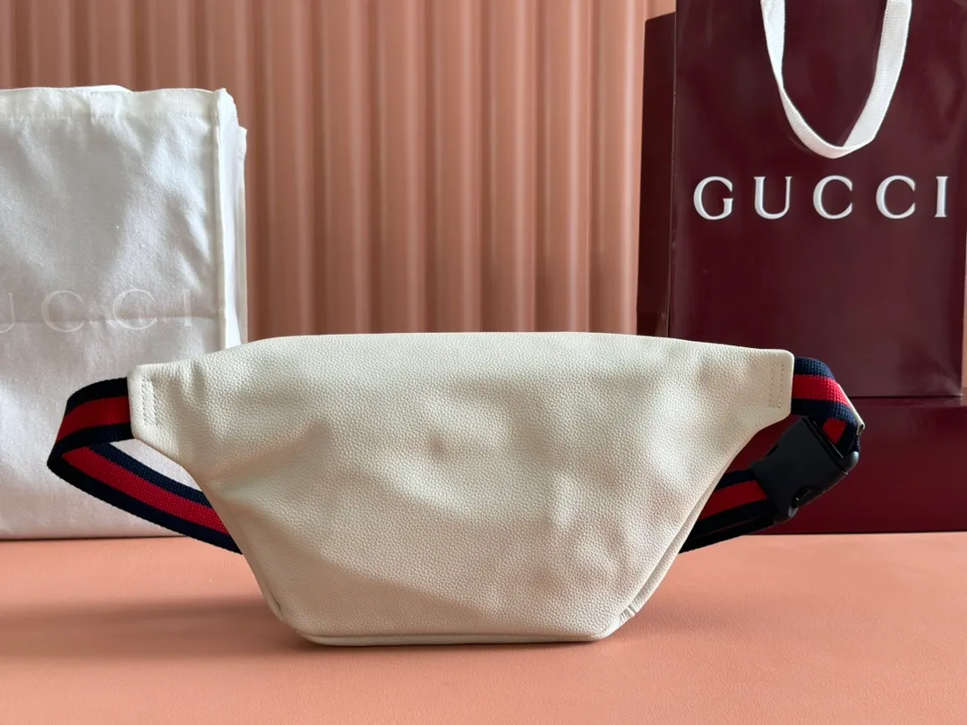 p760. 📣📣📣 [Original leather and complete packaging]✨🔥! ! Guccl's world-famous bag - Coco Capitán bag. This waist bag, named after the Spanish artist Coco Capitán, is sweeping the entire fashion circle. Model: 493869. Size: 28*18*8cm ￼