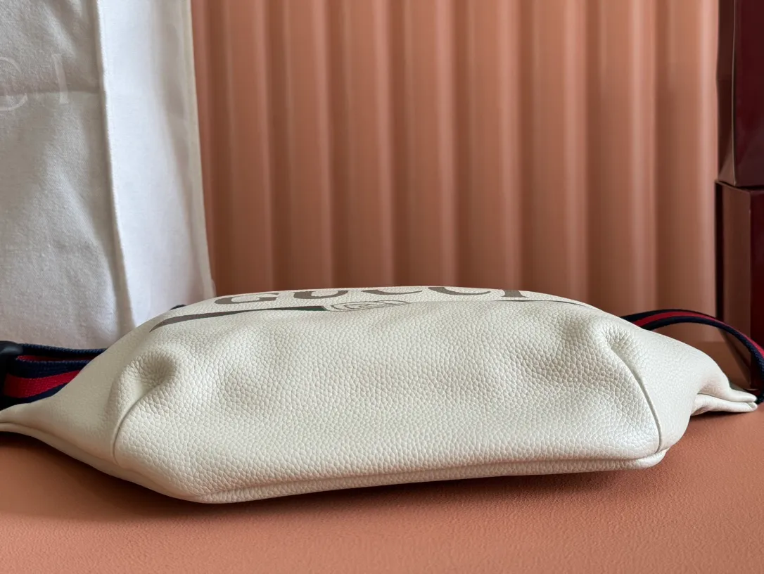 p760. 📣📣📣 [Original leather and complete packaging]✨🔥! ! Guccl's world-famous bag - Coco Capitán bag. This waist bag, named after the Spanish artist Coco Capitán, is sweeping the entire fashion circle. Model: 493869. Size: 28*18*8cm ￼
