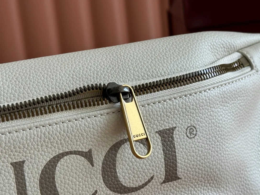 p760. 📣📣📣 [Original leather and complete packaging]✨🔥! ! Guccl's world-famous bag - Coco Capitán bag. This waist bag, named after the Spanish artist Coco Capitán, is sweeping the entire fashion circle. Model: 493869. Size: 28*18*8cm ￼