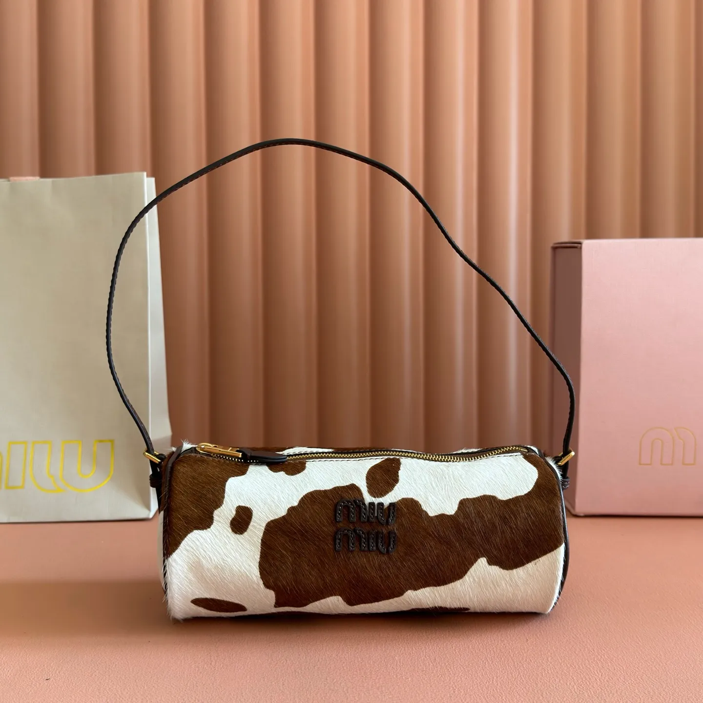 p1100💋💋💋[Special grade hardware original leather] Adventure Nappa calf leather handbag/ Size: W22×H9×D9cm No._5BG851