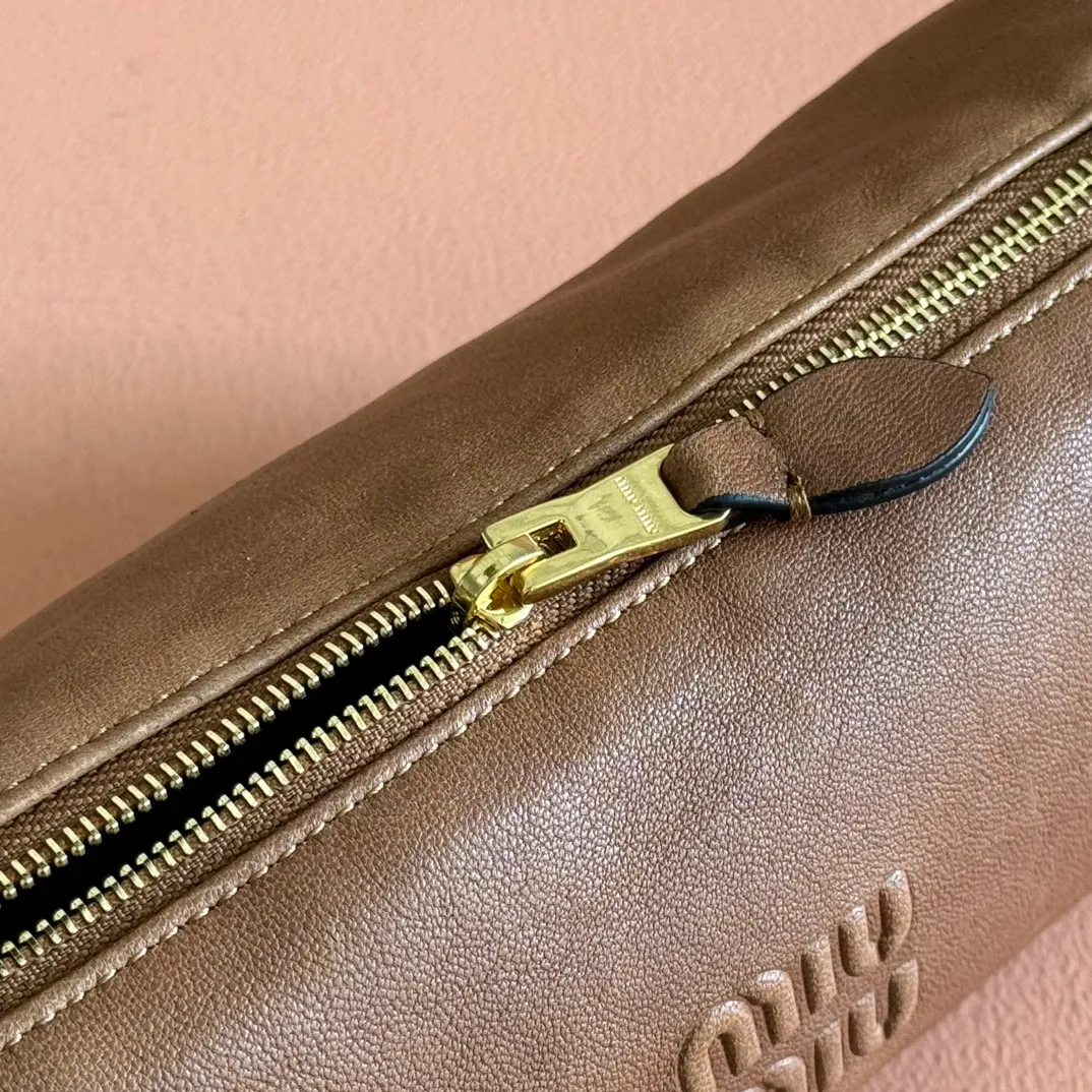 p1040💋💋💋[Special grade hardware original leather] Adventure Nappa sheep leather handbag/shoulder bag brown Size: W22×H9×D9cm No._5BG851