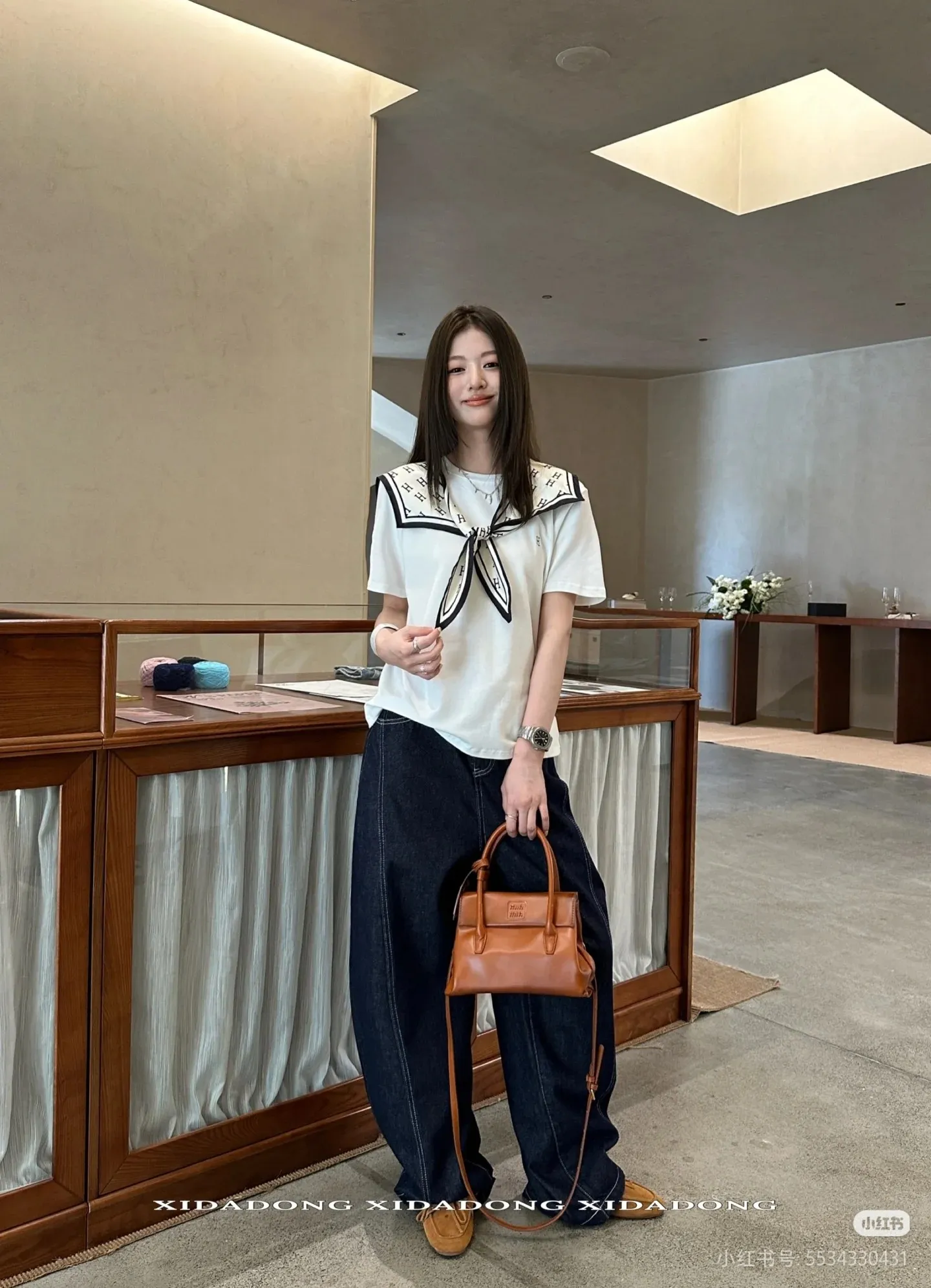 💋💋💋【Full package with counter】Glossy cow leather Solitaire small handbag 5ba301