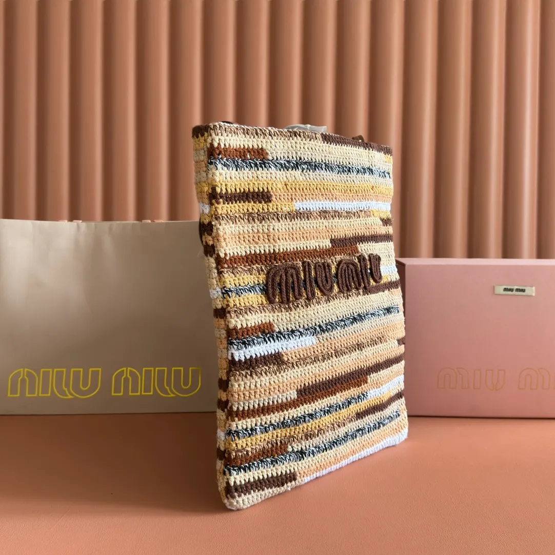 p1700💋💋💋【Full set of packaging at the counter】5BG248, super heavy-duty handmade rainbow woven bag, crocheted with multiple colors of cotton thread, hand-made is very complex, new front iconic Miu Miu embroidery, cotton lining, super light, super large capacity, small size vertical version is more adaptable, it is an excellent choice for work, commuting and traveling, suitable for all seasons, the real thing is super beautiful, size: 30X38CM