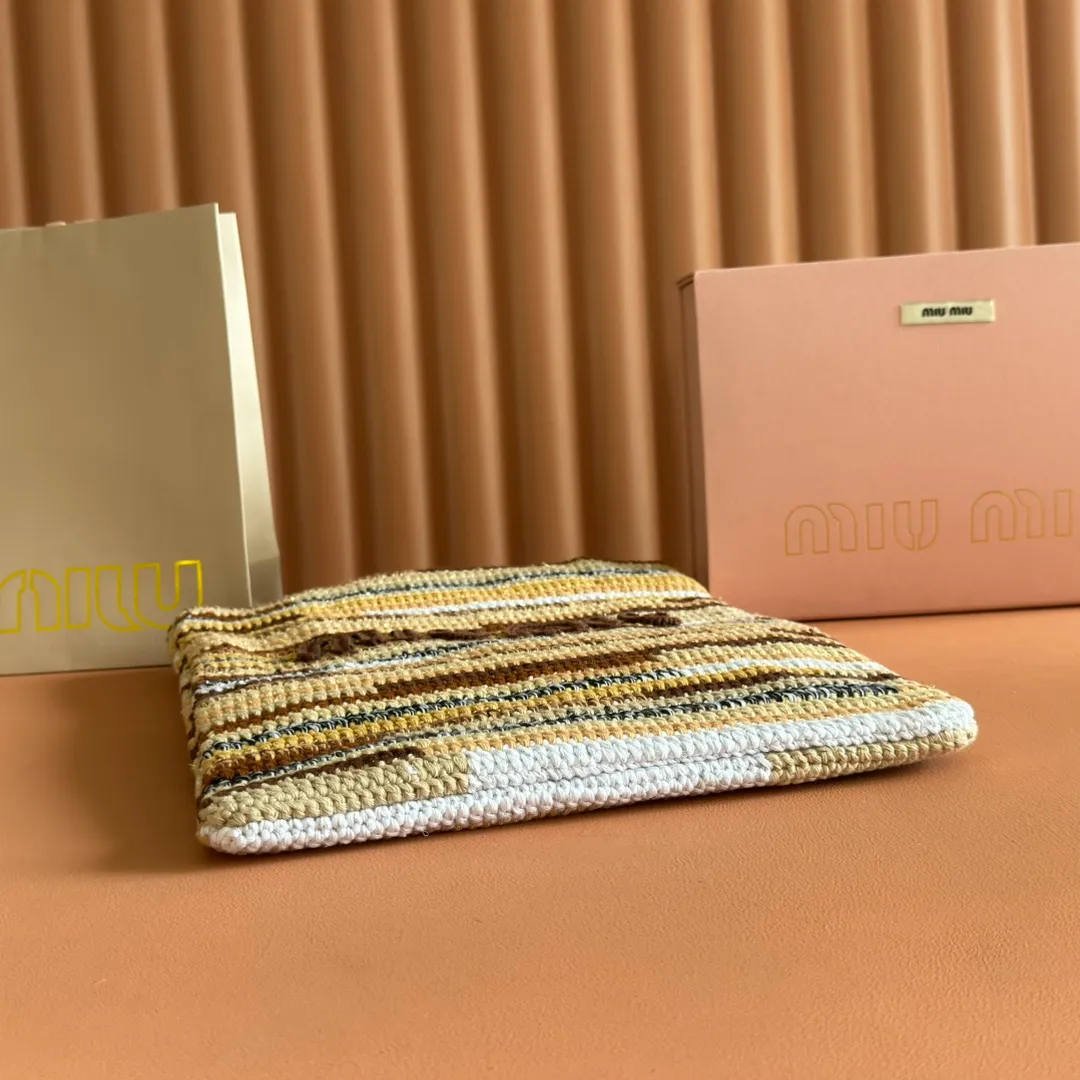p1700💋💋💋【Full set of packaging at the counter】5BG248, super heavy-duty handmade rainbow woven bag, crocheted with multiple colors of cotton thread, hand-made is very complex, new front iconic Miu Miu embroidery, cotton lining, super light, super large capacity, small size vertical version is more adaptable, it is an excellent choice for work, commuting and traveling, suitable for all seasons, the real thing is super beautiful, size: 30X38CM