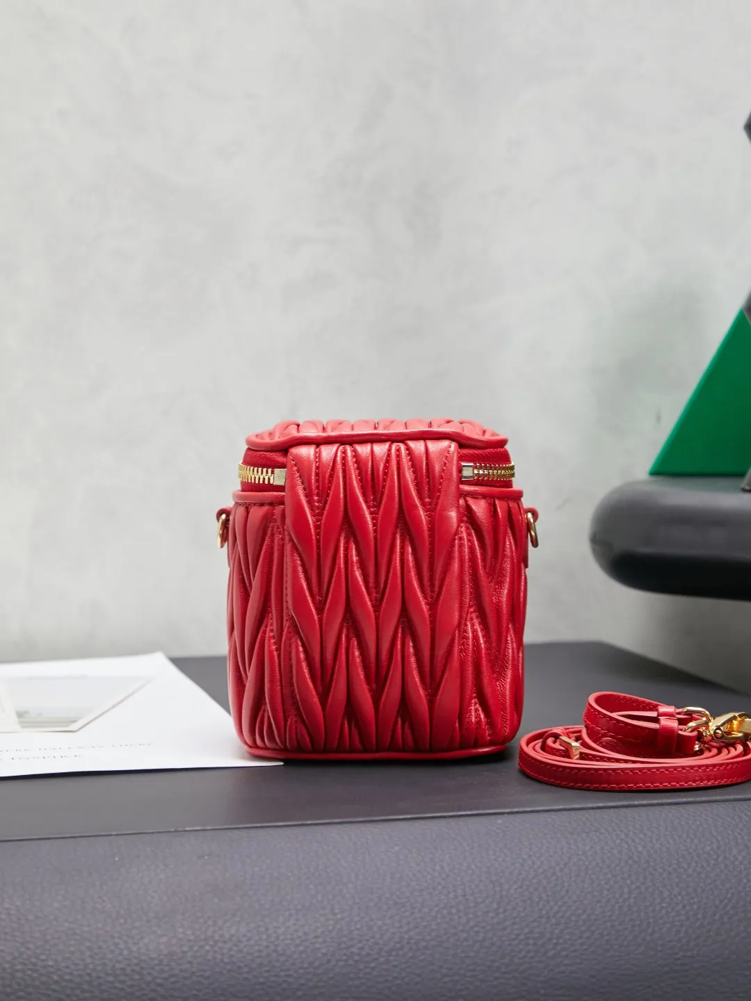 All categories Official website "Brand Women's Bags" Women's Bags 💙 miumiu 2026 new MIUMIU super mini cosmetic bag