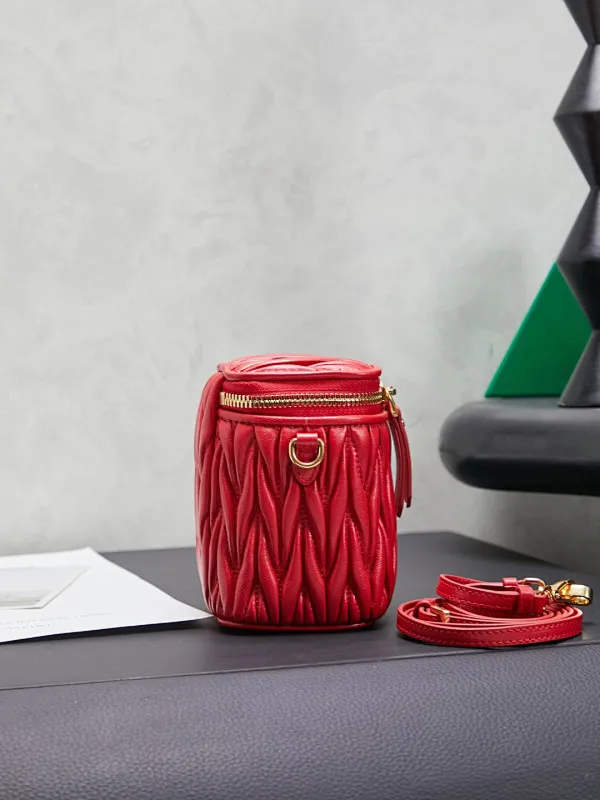 All categories Official website "Brand Women's Bags" Women's Bags 💙 miumiu 2026 new MIUMIU super mini cosmetic bag