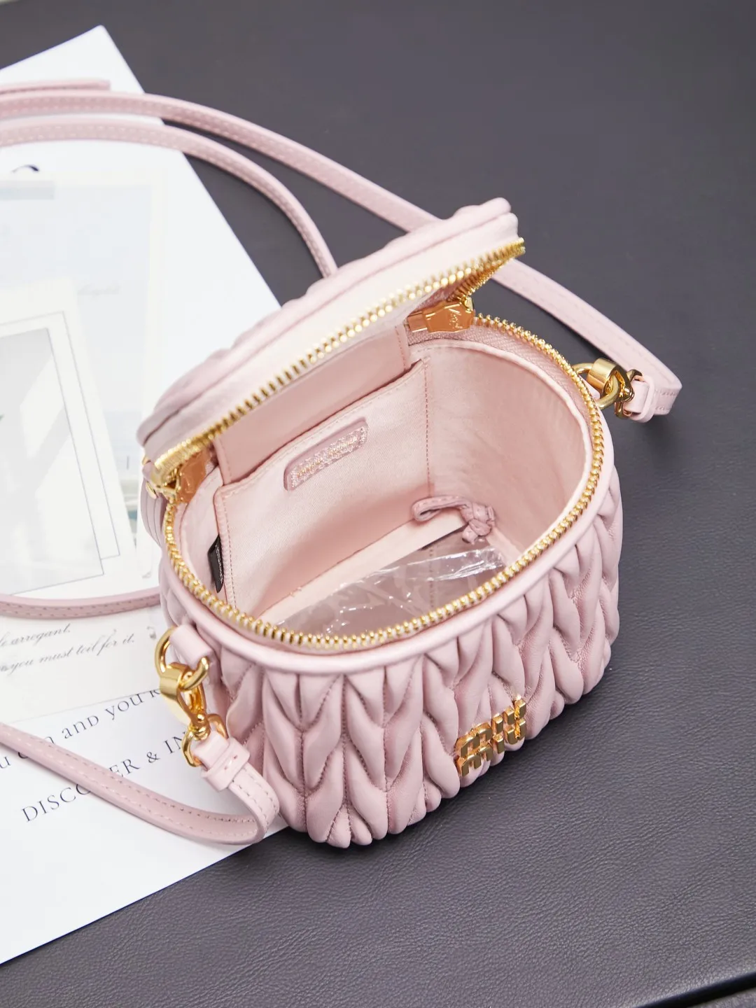 All categories Official website "Brand Women's Bags" Women's Bags 💙 miumiu 2026 new MIUMIU super mini cosmetic bag