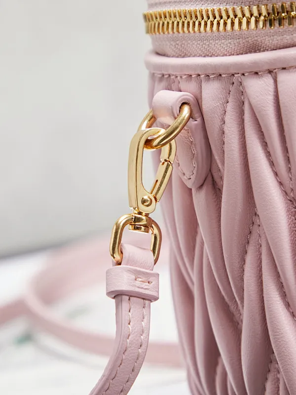All categories Official website "Brand Women's Bags" Women's Bags 💙 miumiu 2026 new MIUMIU super mini cosmetic bag