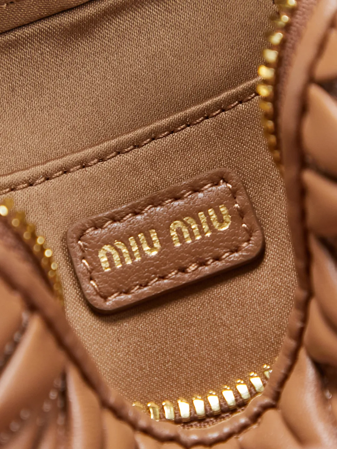 All categories Official website "Brand Women's Bags" Women's Bags 💙 miumiu 2026 new MIUMIU super mini cosmetic bag
