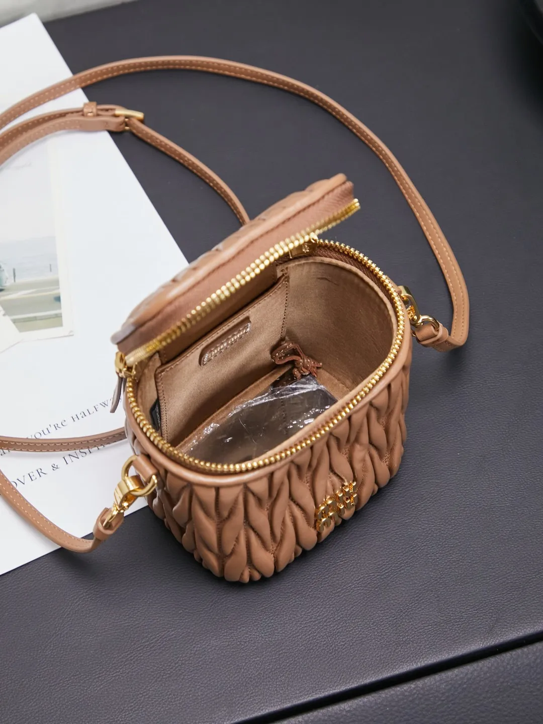 All categories Official website "Brand Women's Bags" Women's Bags 💙 miumiu 2026 new MIUMIU super mini cosmetic bag