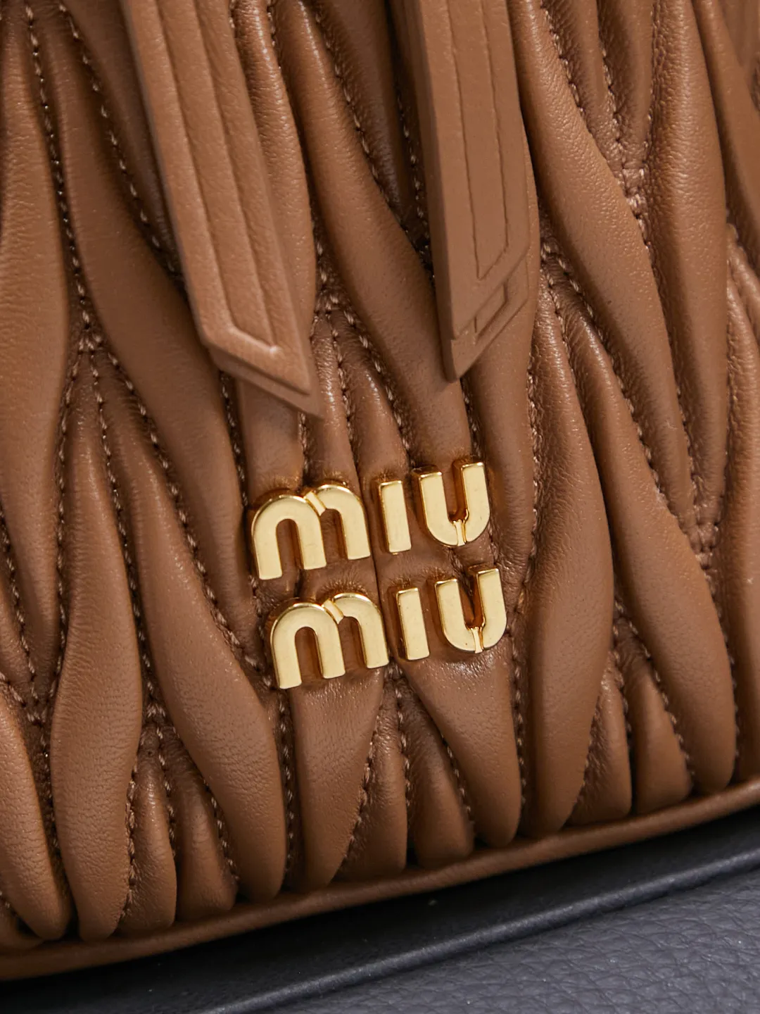 All categories Official website "Brand Women's Bags" Women's Bags 💙 miumiu 2026 new MIUMIU super mini cosmetic bag