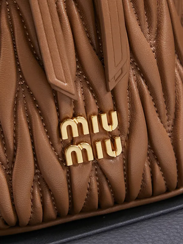 All categories Official website "Brand Women's Bags" Women's Bags 💙 miumiu 2026 new MIUMIU super mini cosmetic bag