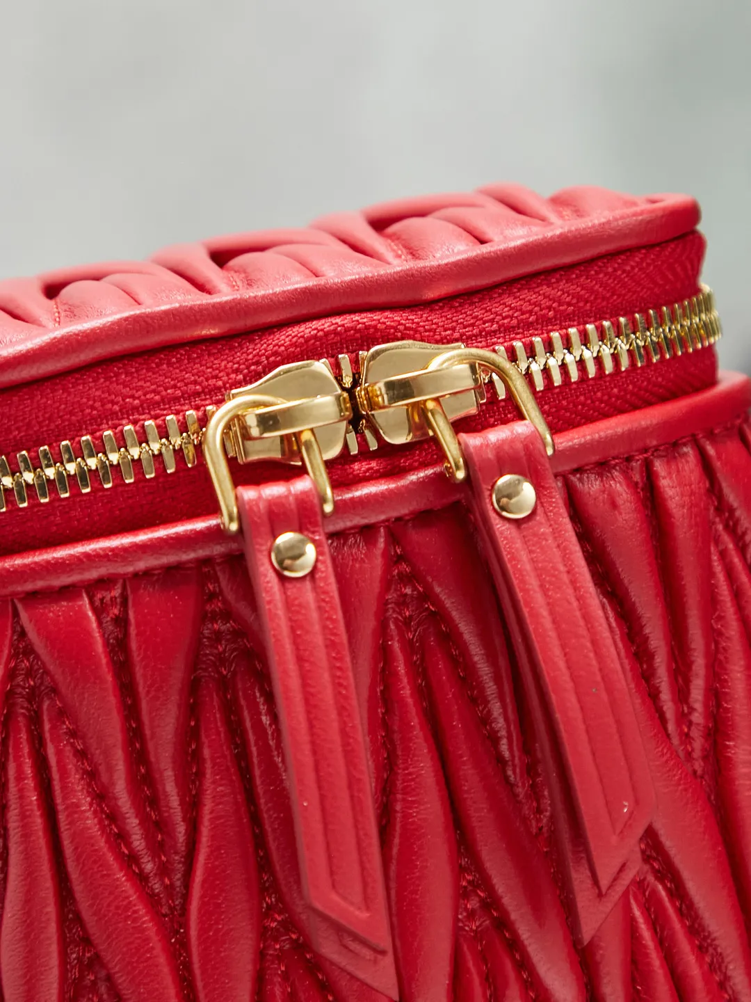 All categories Official website "Brand Women's Bags" Women's Bags 💙 miumiu 2026 new MIUMIU super mini cosmetic bag