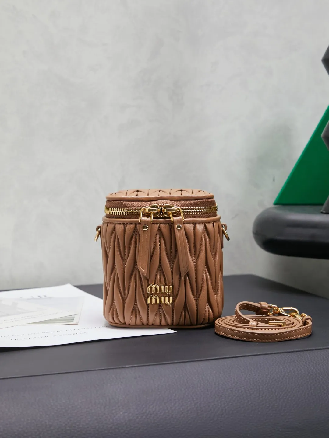 All categories Official website "Brand Women's Bags" Women's Bags 💙 miumiu 2026 new MIUMIU super mini cosmetic bag