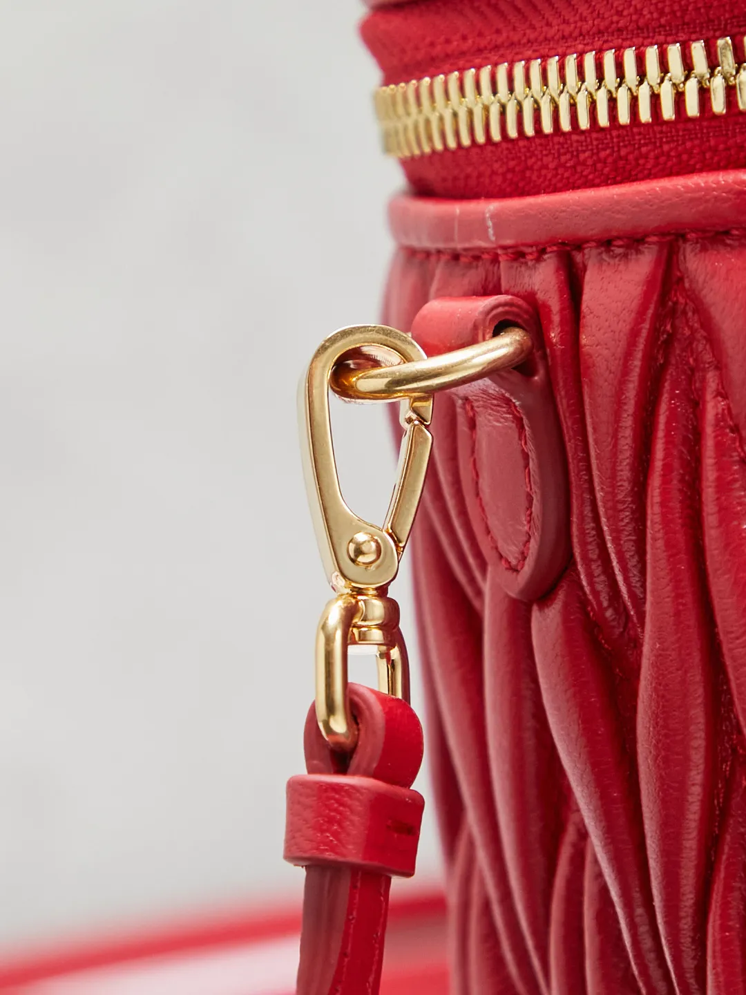 All categories Official website "Brand Women's Bags" Women's Bags 💙 miumiu 2026 new MIUMIU super mini cosmetic bag