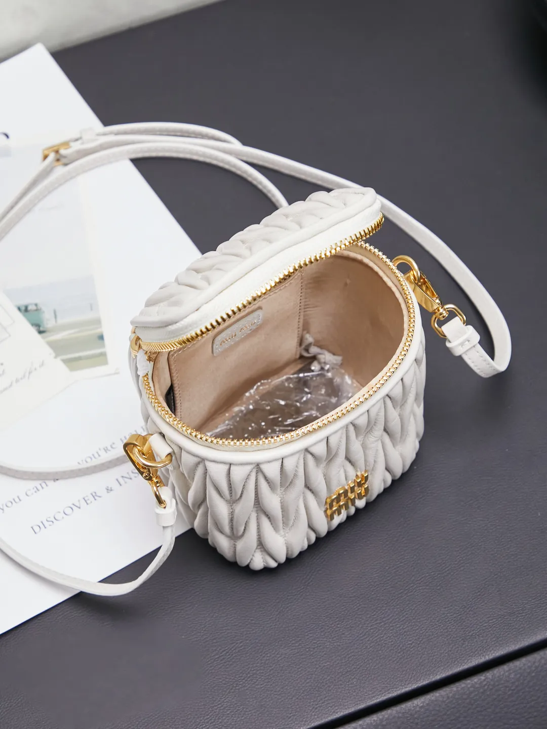 All categories Official website "Brand Women's Bags" Women's Bags 💙 miumiu 2026 new MIUMIU super mini cosmetic bag