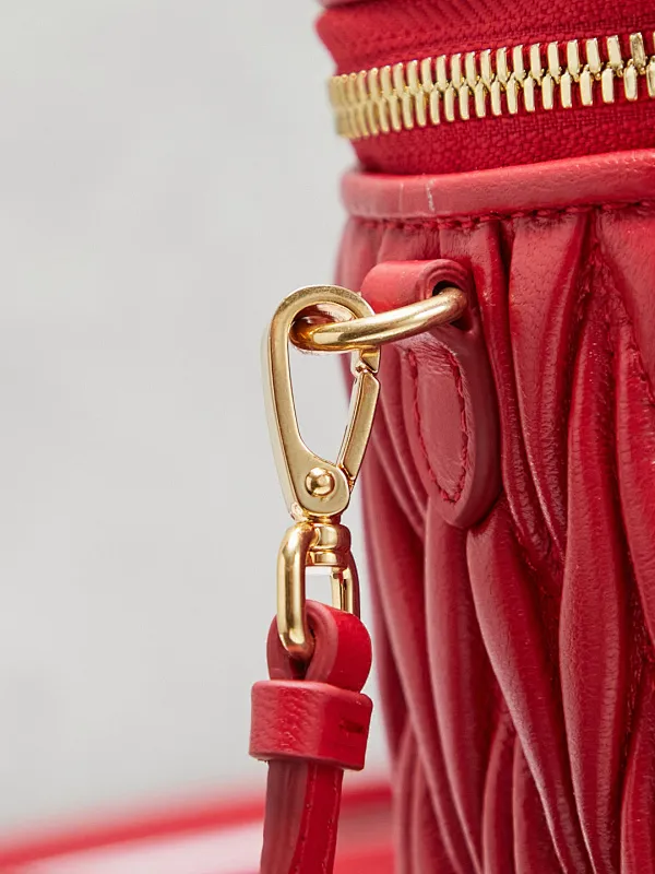 All categories Official website "Brand Women's Bags" Women's Bags 💙 miumiu 2026 new MIUMIU super mini cosmetic bag