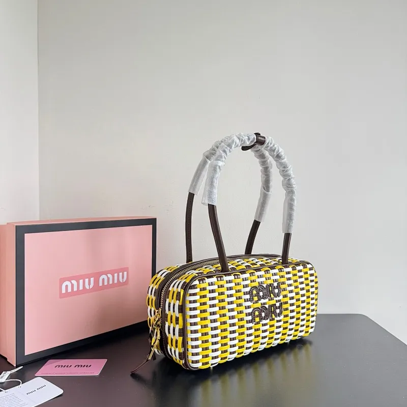 All categories Official website "Brand Women's Bags" Women's Bags 💙 miumiu 2025 new MiuMiu straw bag