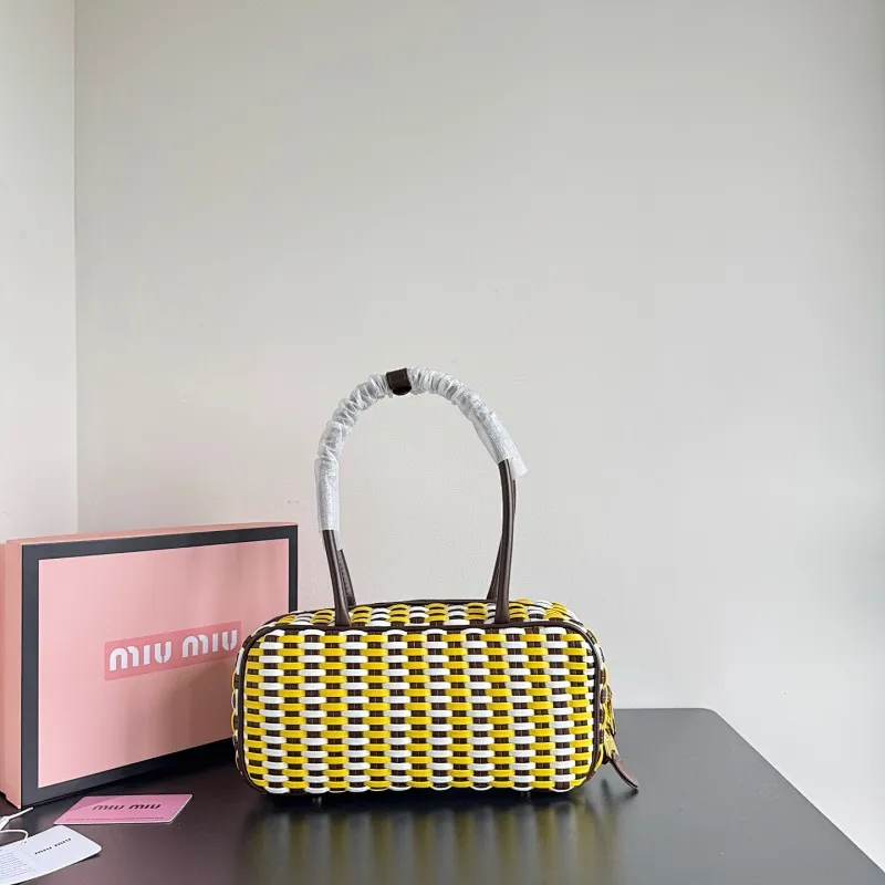 All categories Official website "Brand Women's Bags" Women's Bags 💙 miumiu 2025 new MiuMiu straw bag