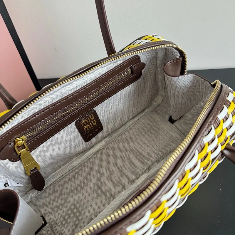 All categories Official website "Brand Women's Bags" Women's Bags 💙 miumiu 2025 new MiuMiu straw bag