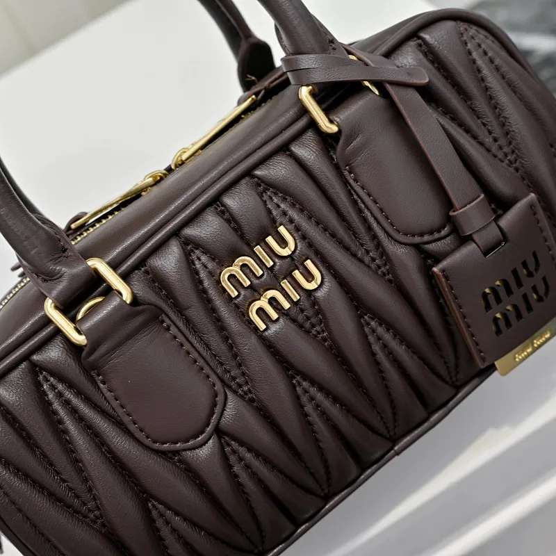 All categories Official website "Brand Women's Bags" Women's Bags 💙 miumiu 2025 new MIUMIU handbags