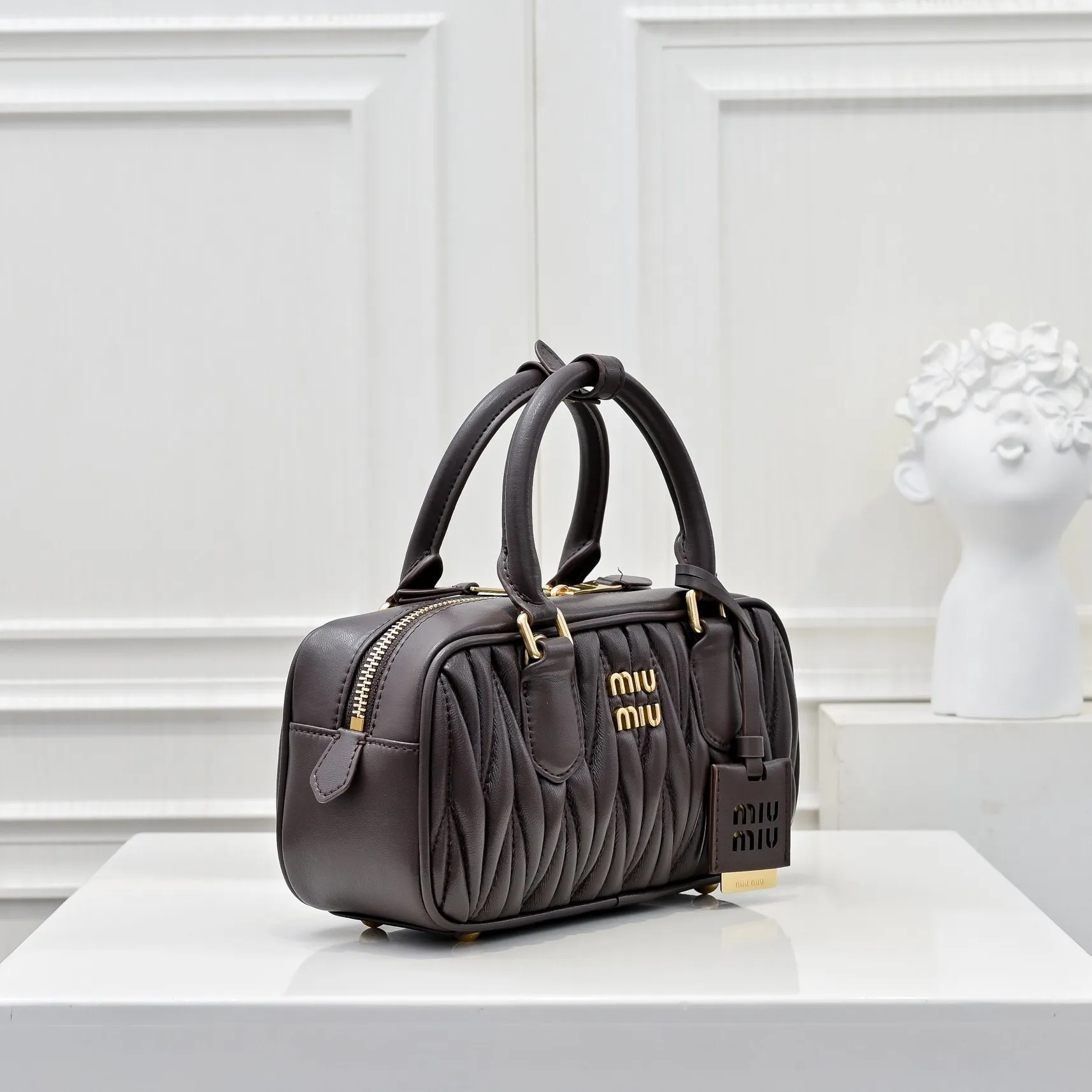 All categories Official website "Brand Women's Bags" Women's Bags 💙 miumiu 2025 new MIUMIU handbags