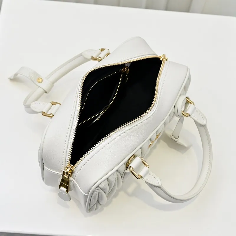 All categories Official website "Brand Women's Bags" Women's Bags 💙 miumiu 2025 new MIUMIU handbags