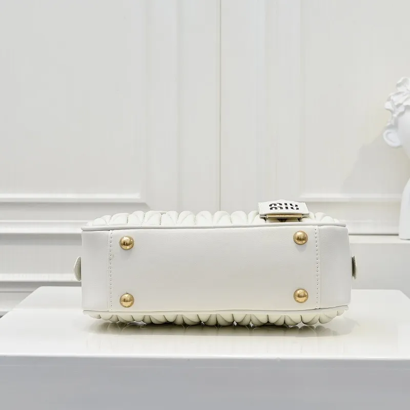 All categories Official website "Brand Women's Bags" Women's Bags 💙 miumiu 2025 new MIUMIU handbags