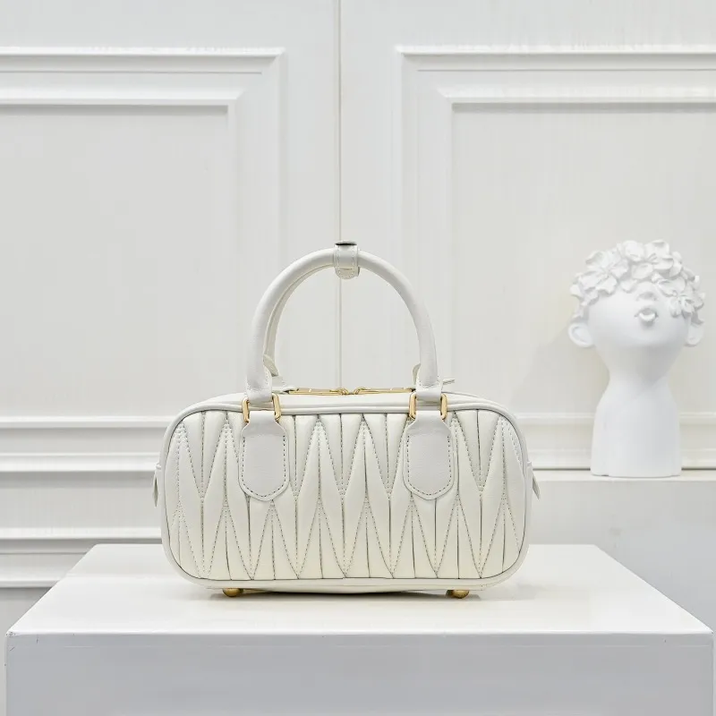 All categories Official website "Brand Women's Bags" Women's Bags 💙 miumiu 2025 new MIUMIU handbags