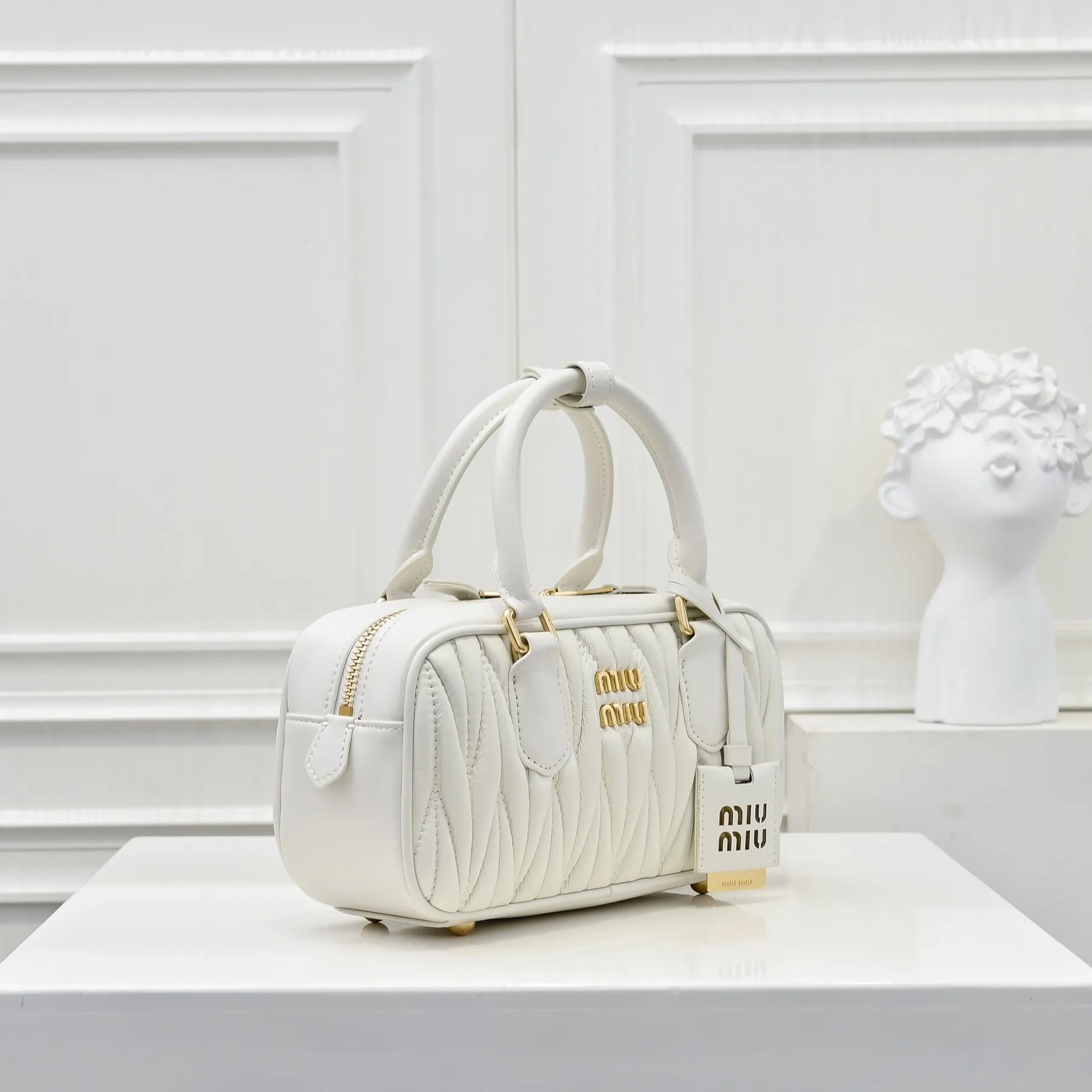 All categories Official website "Brand Women's Bags" Women's Bags 💙 miumiu 2025 new MIUMIU handbags