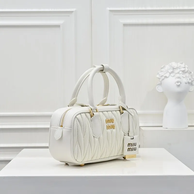 All categories Official website "Brand Women's Bags" Women's Bags 💙 miumiu 2025 new MIUMIU handbags