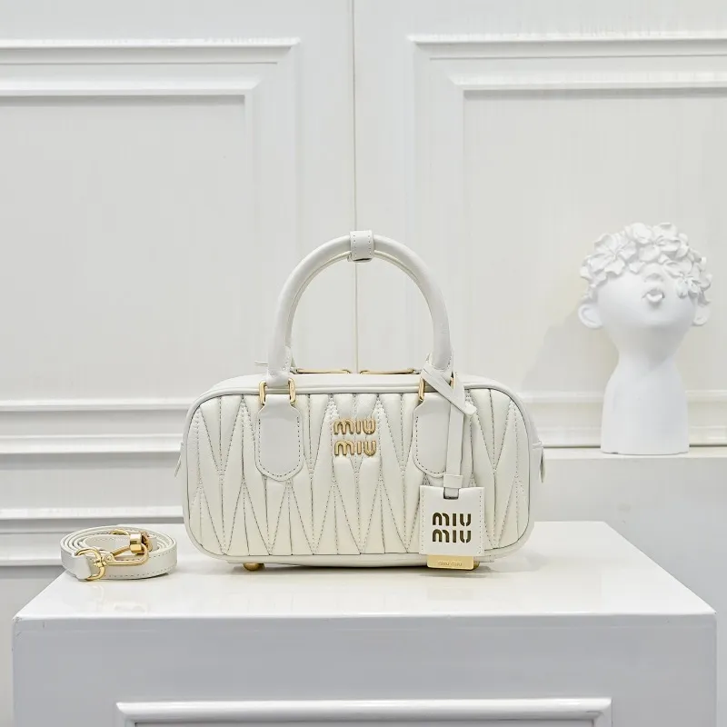 All categories Official website "Brand Women's Bags" Women's Bags 💙 miumiu 2025 new MIUMIU handbags