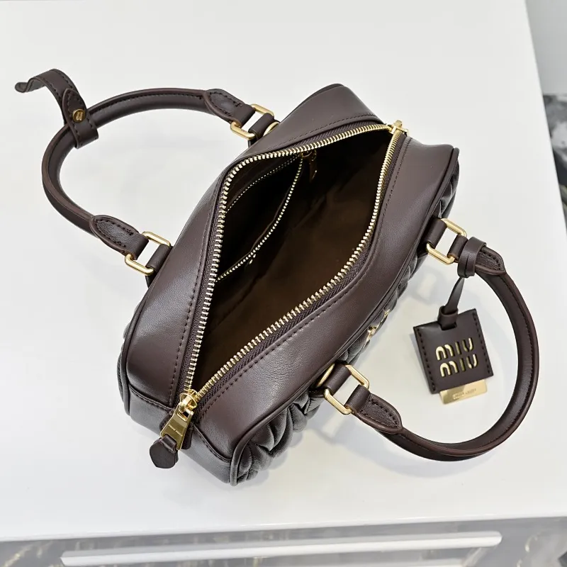 All categories Official website "Brand Women's Bags" Women's Bags 💙 miumiu 2025 new MIUMIU handbags