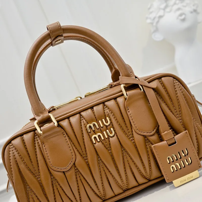 All categories Official website "Brand Women's Bags" Women's Bags 💙 miumiu 2025 new MIUMIU handbags