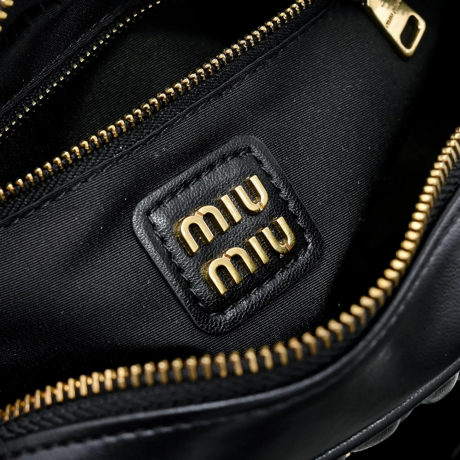 All categories Official website "Brand Women's Bags" Women's Bags 💙 miumiu 2025 new MIUMIU handbags