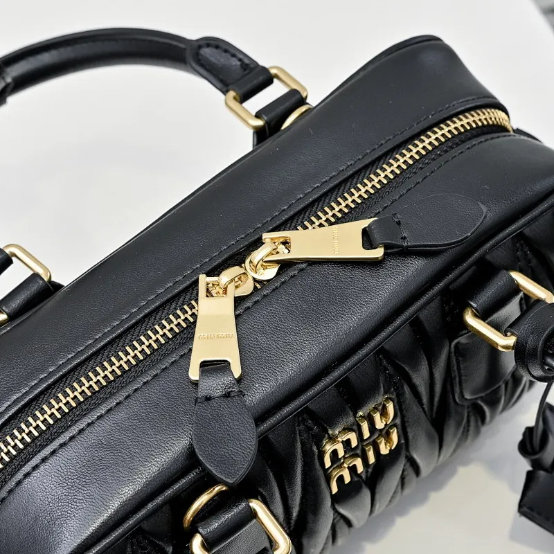All categories Official website "Brand Women's Bags" Women's Bags 💙 miumiu 2025 new MIUMIU handbags