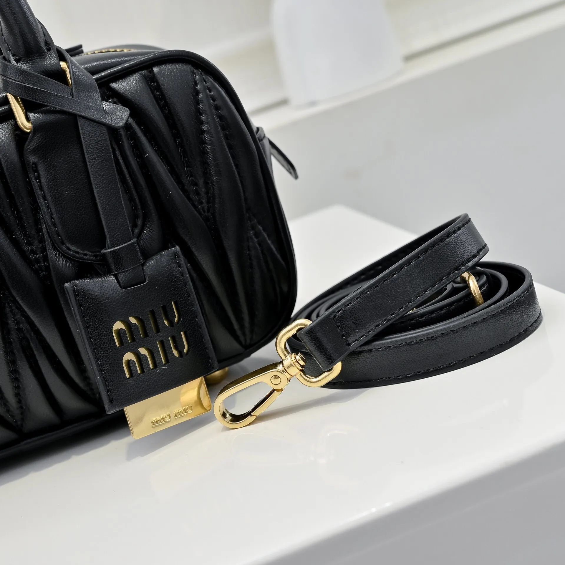 All categories Official website "Brand Women's Bags" Women's Bags 💙 miumiu 2025 new MIUMIU handbags