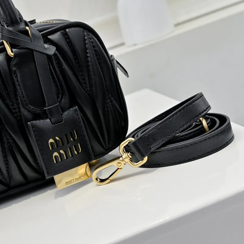 All categories Official website "Brand Women's Bags" Women's Bags 💙 miumiu 2025 new MIUMIU handbags