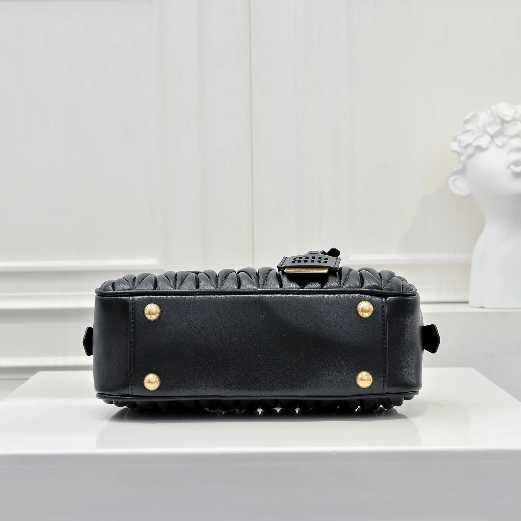 All categories Official website "Brand Women's Bags" Women's Bags 💙 miumiu 2025 new MIUMIU handbags