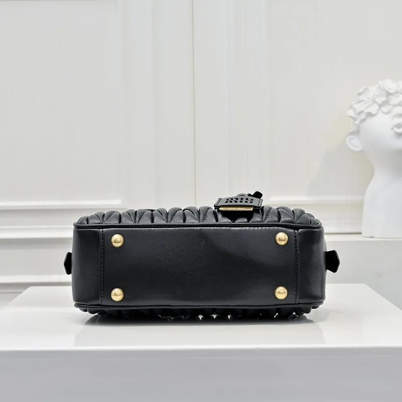 All categories Official website "Brand Women's Bags" Women's Bags 💙 miumiu 2025 new MIUMIU handbags