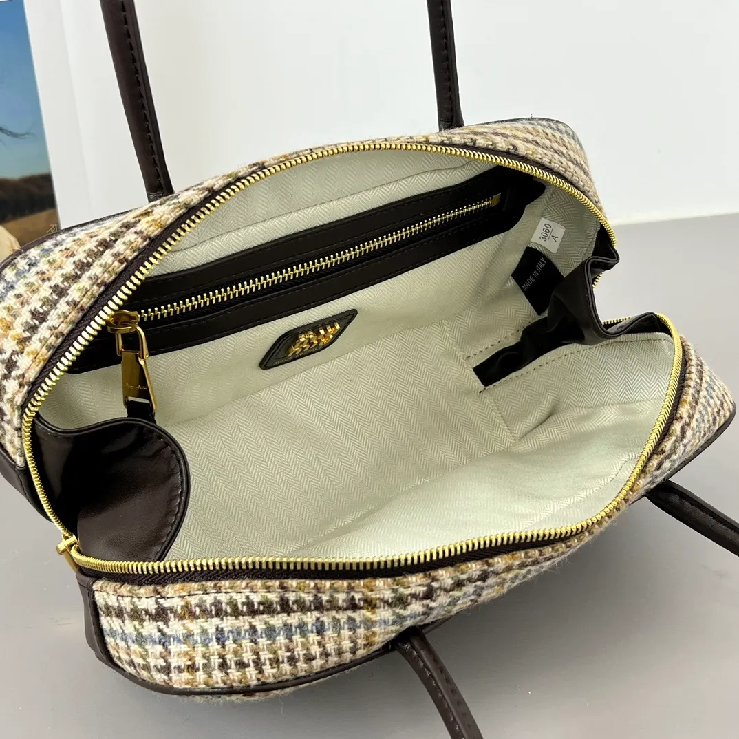 All categories Official website "Brand Women's Bags" Women's Bags 💙 miumiu 2025 new miumiu handbags